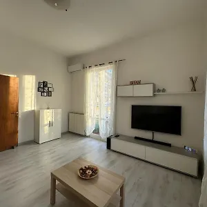 la-casa-di-carlotta-ceparana.hotelitalianriviera.com/